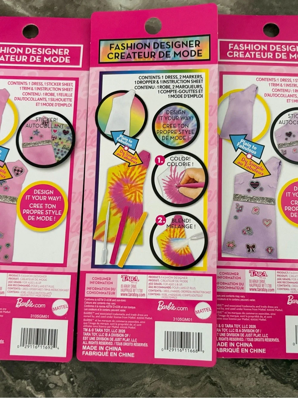 Barbie White Dress Design Set with Pink and Yellow Markers‎